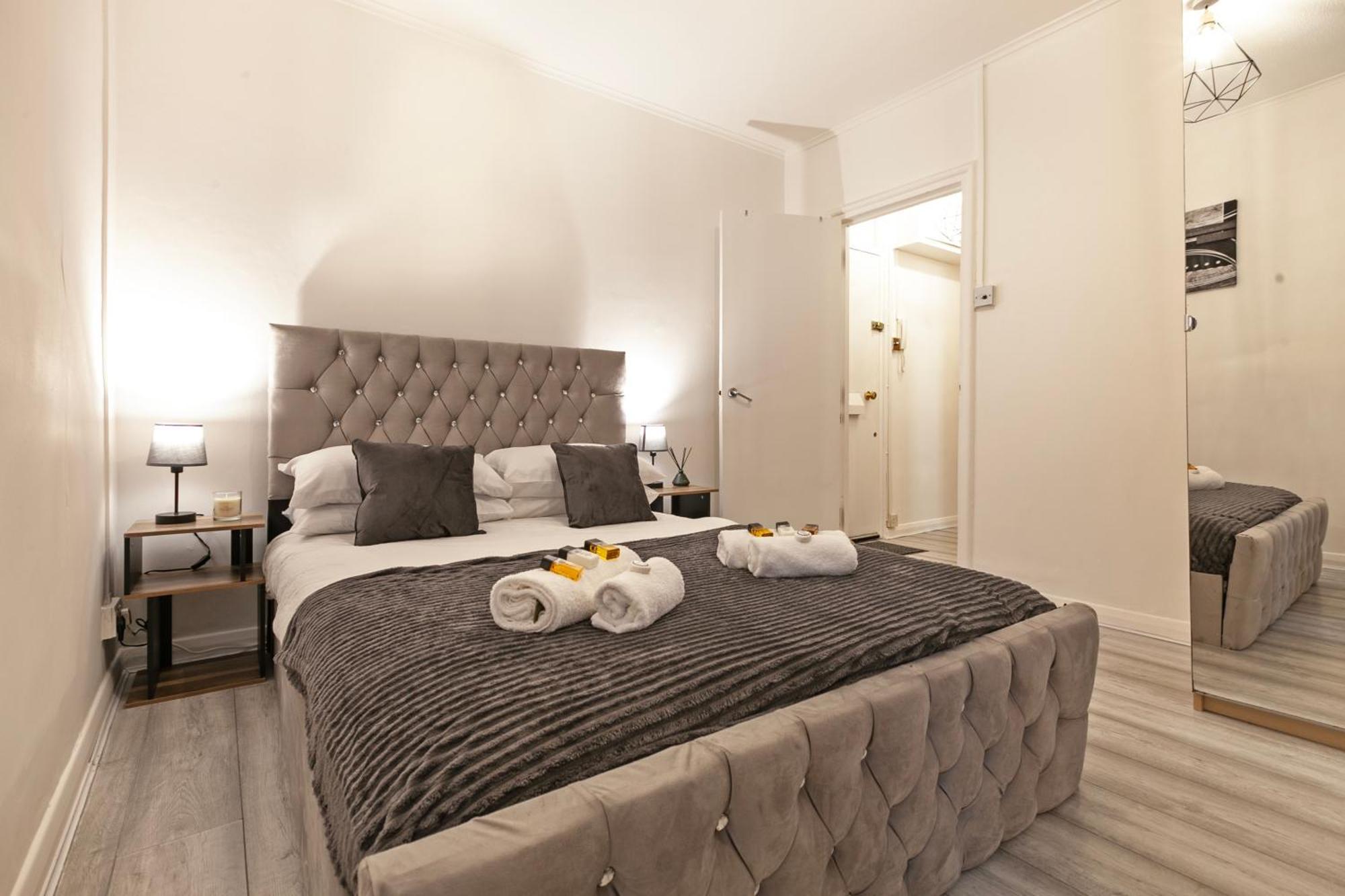 Beautiful One Bedroom Flat In Scott Ellis Gardens Londen Buitenkant foto