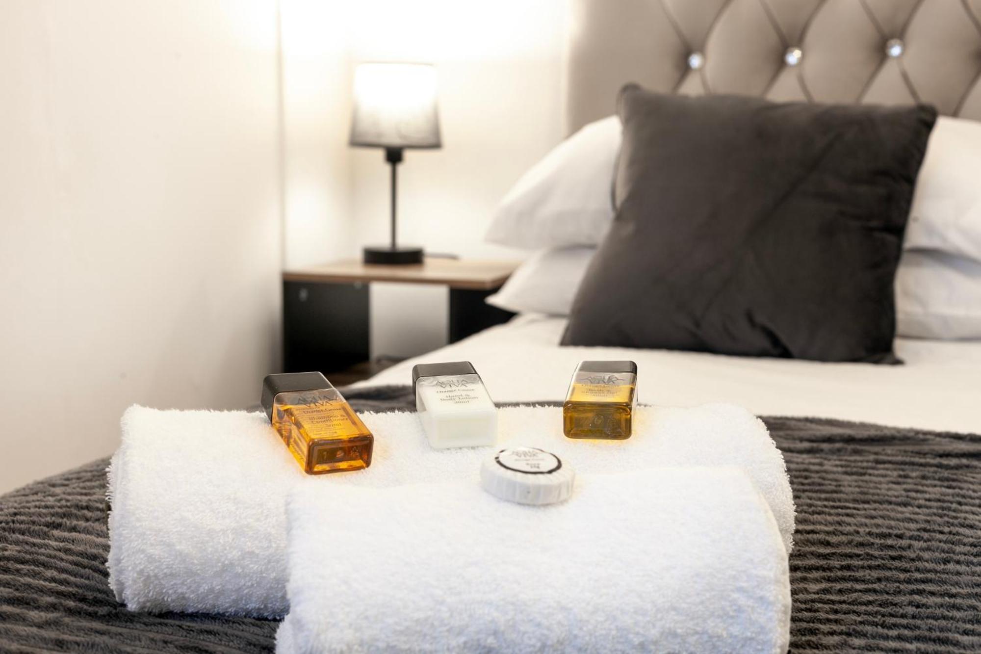Beautiful One Bedroom Flat In Scott Ellis Gardens Londen Buitenkant foto