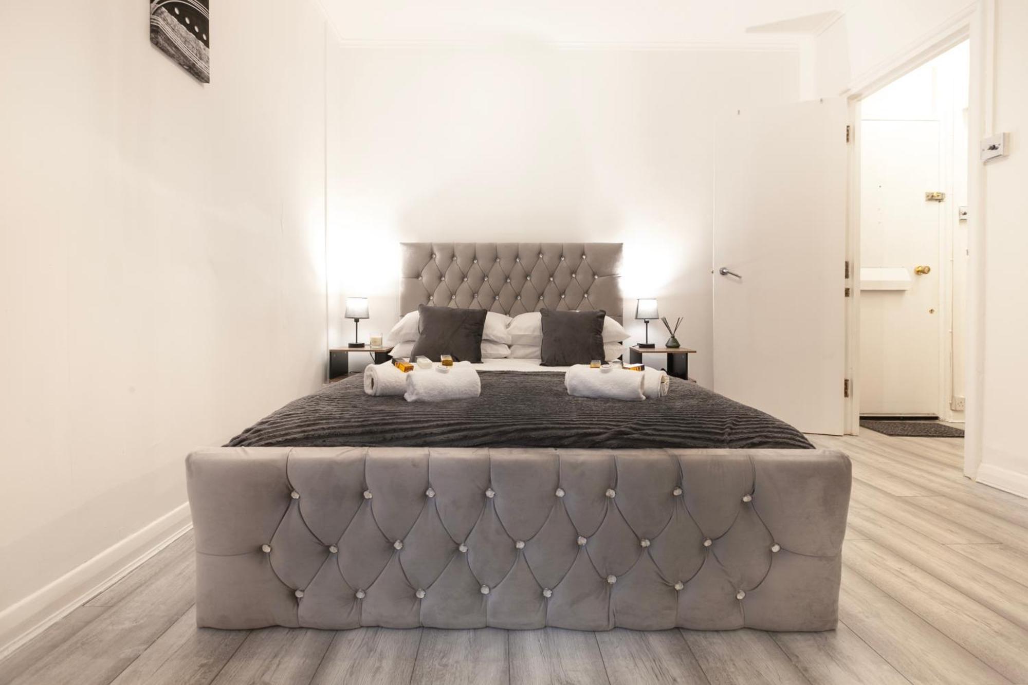 Beautiful One Bedroom Flat In Scott Ellis Gardens Londen Buitenkant foto