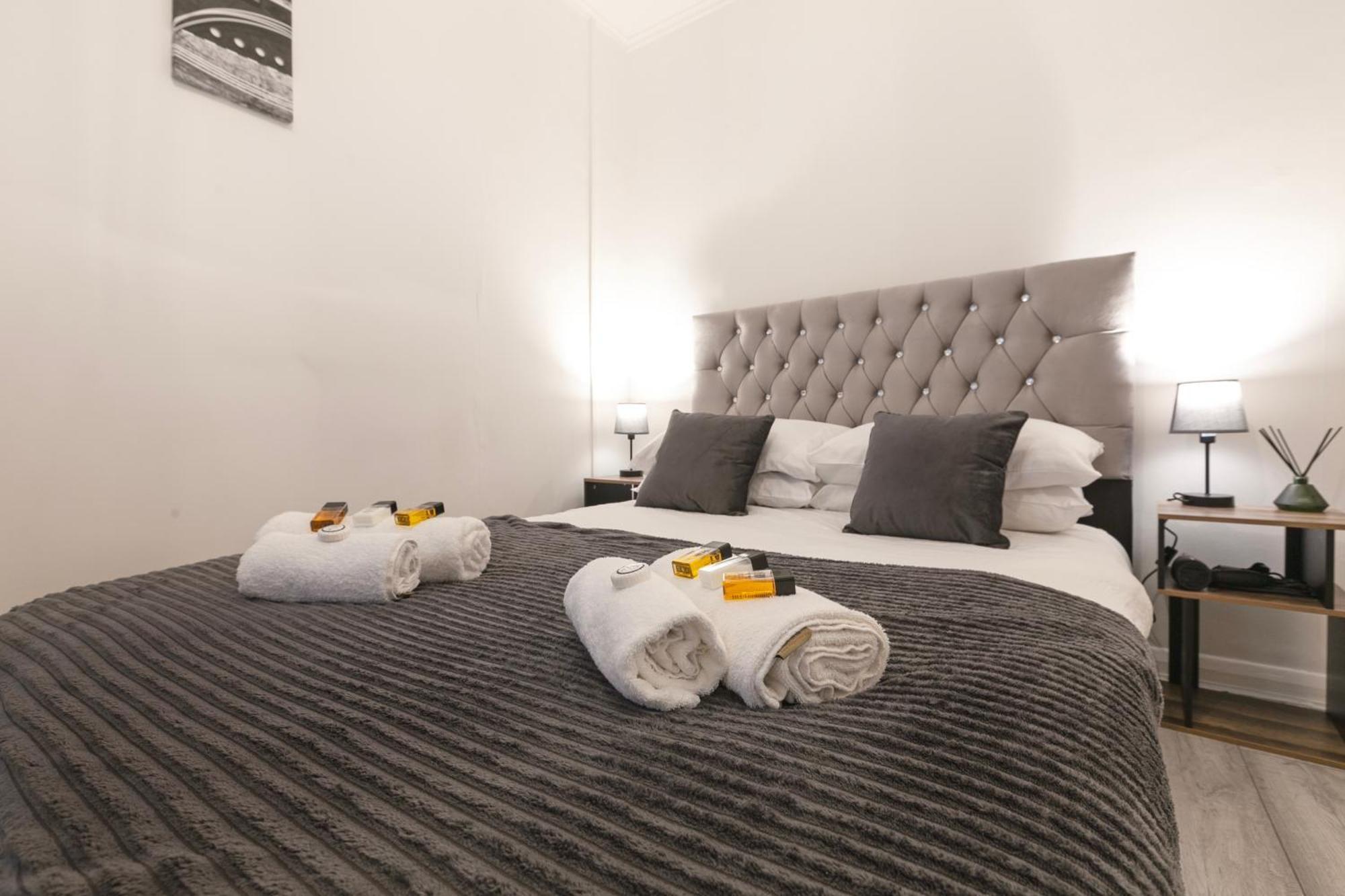 Beautiful One Bedroom Flat In Scott Ellis Gardens Londen Buitenkant foto